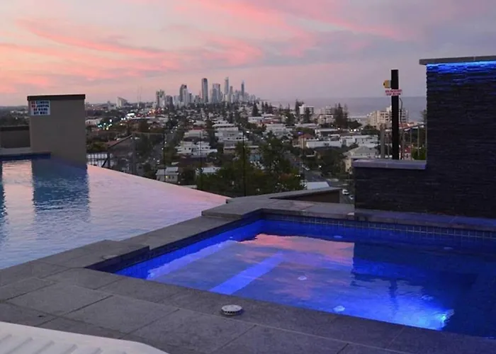 Resort-Style Beachside Apartment With Pools & Spa