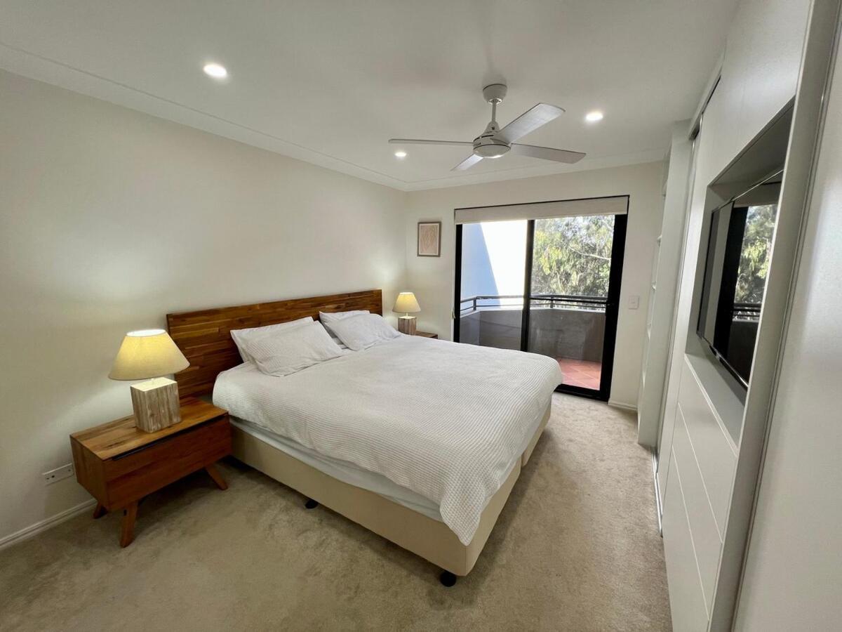 Apartment Resort-style Beachside With Pools & Gold Coast