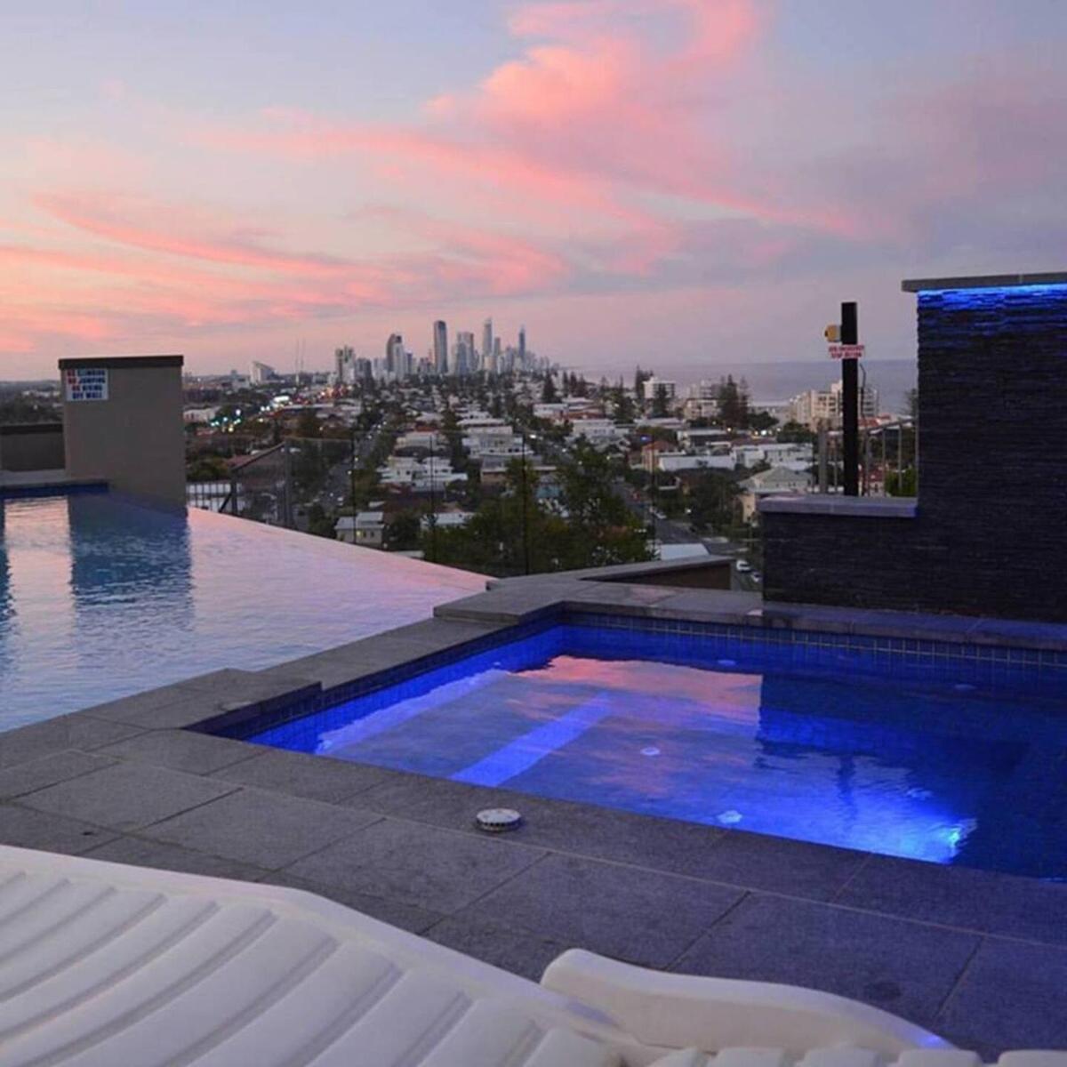 Resort-style Beachside With Pools &