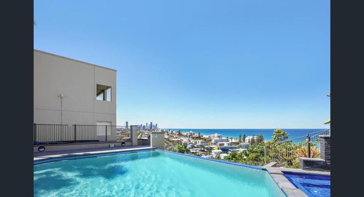 Resort-style Beachside With Pools & Apartment
