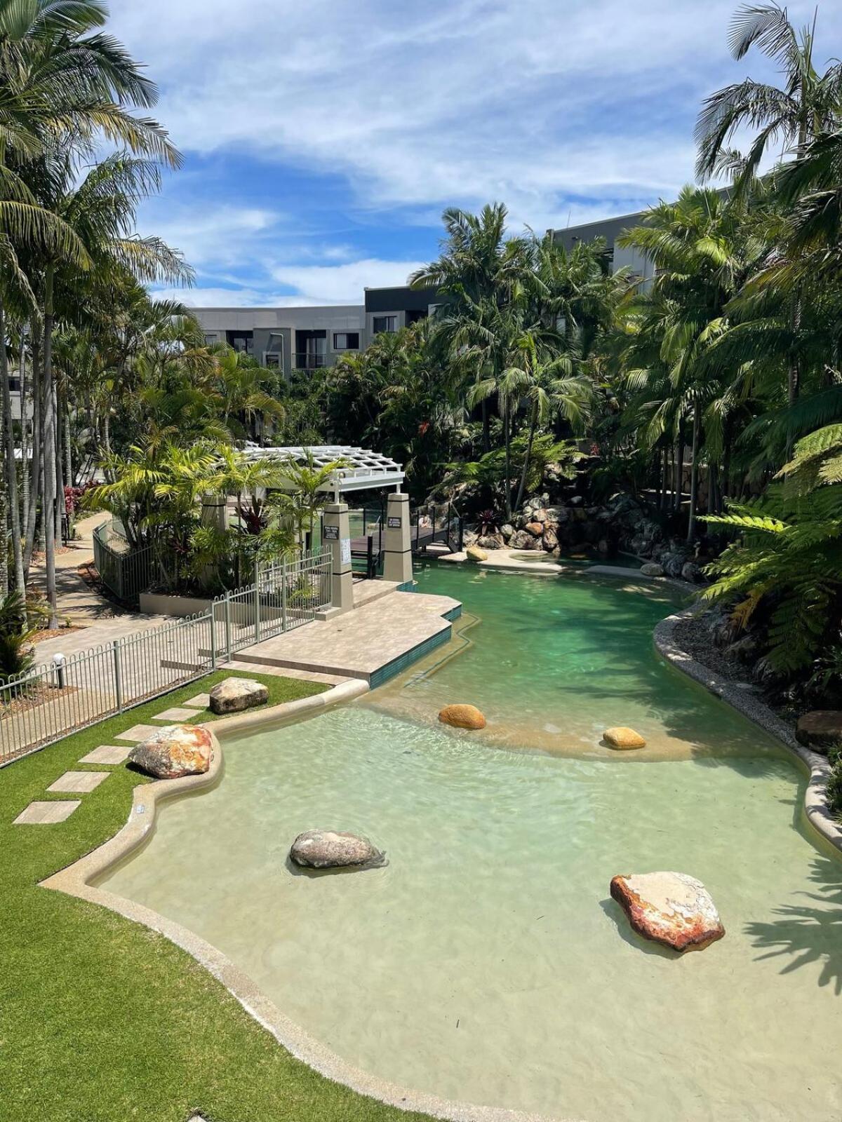 Apartment Resort-style Beachside With Pools & *